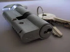 Glen Oaks NY Locksmith Store Glen Oaks, NY 516-218-4982 - broken-key-extraction